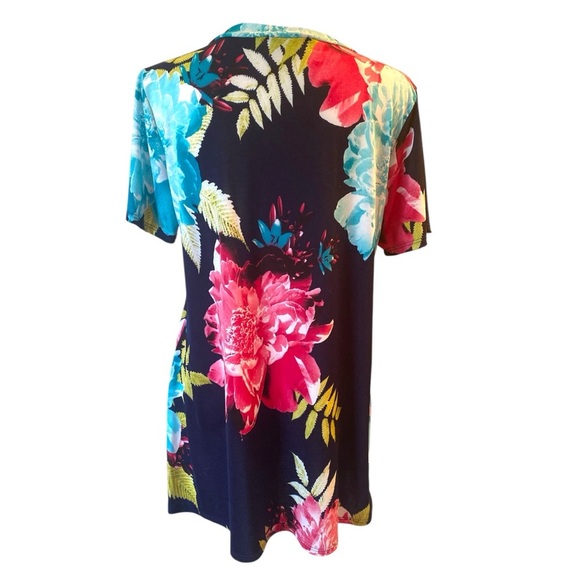 Blue Relaxed Tunic Top with Artistic Floral Design - Picture 2 of 3